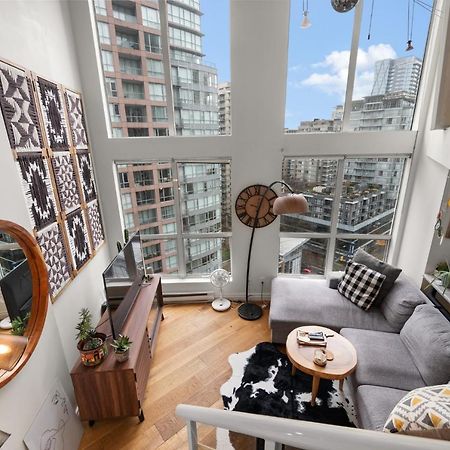 דירות וונקובר Rare Find Loft With Full Kitchen At Heart Of Downtown מראה חיצוני תמונה