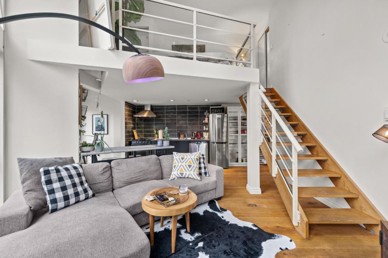דירות וונקובר Rare Find Loft With Full Kitchen At Heart Of Downtown מראה חיצוני תמונה